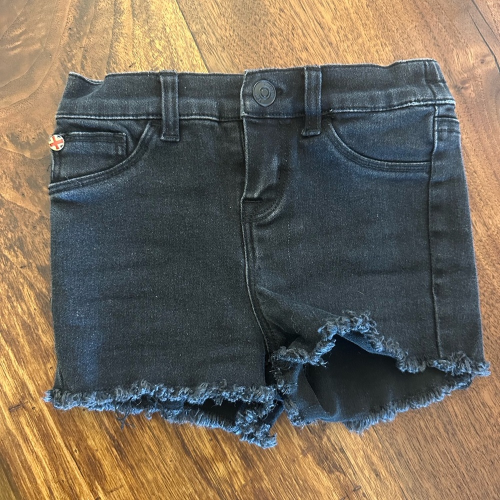3T Hudson black jean shorts